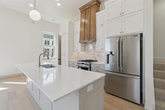 Building Photo - 18835 Selah Wy