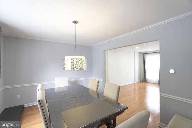 Building Photo - 113 N Stone Ridge Dr