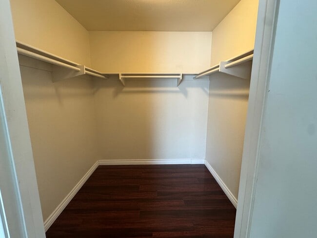 Building Photo - Amazing House For Rent