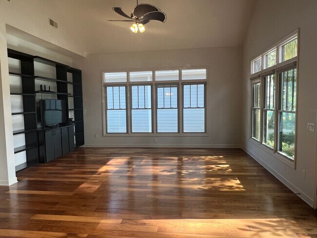 Building Photo - Spacious Updated Home in Windmill Harbour!