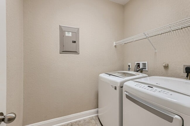 Building Photo - 12203 Presidio Path