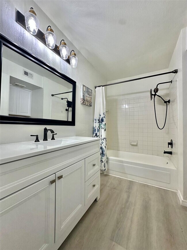 Building Photo - 2371 NW 33rd St