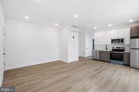 Building Photo - 613 Brooklyn St
