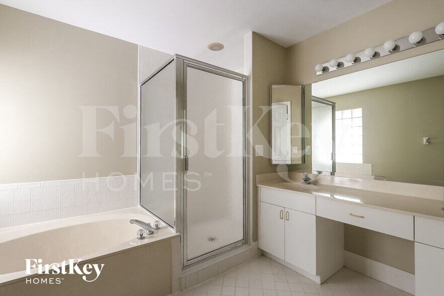 Building Photo - 7634 Trenton Dr