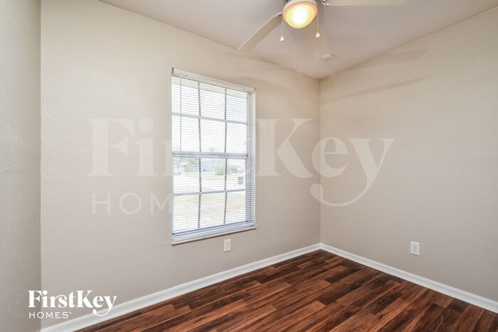 Building Photo - 18525 Sebring Rd