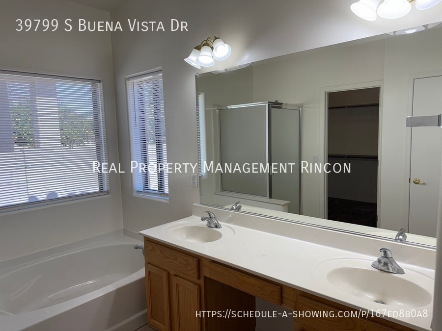 Building Photo - 39799 Buena Vista Dr