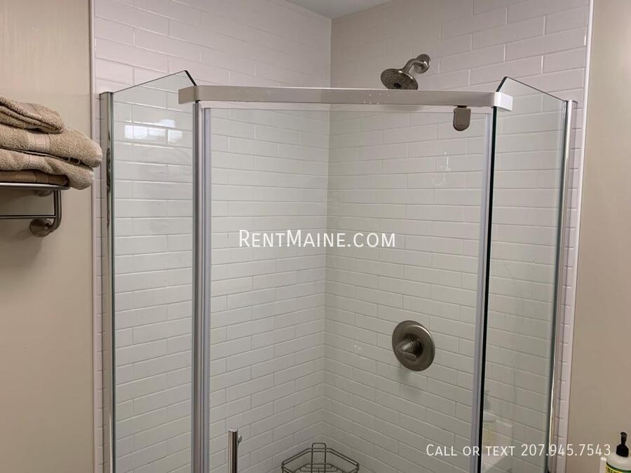 Building Photo - 8 Elizabeth Ave