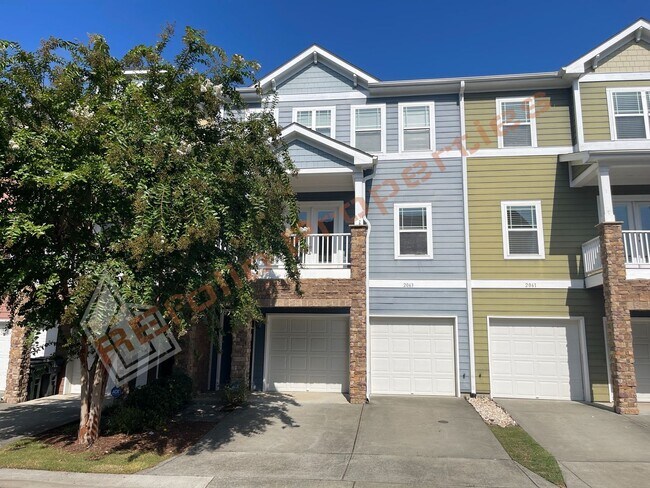 Primary Photo - Luxury 3-Story Townhome, No Carpet 4 Bedro...