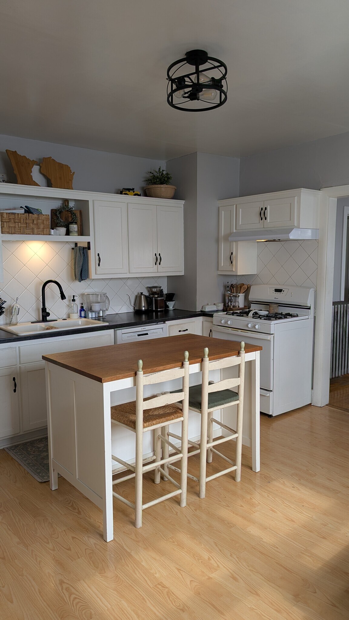 Building Photo - 1534 Jefferson St NE