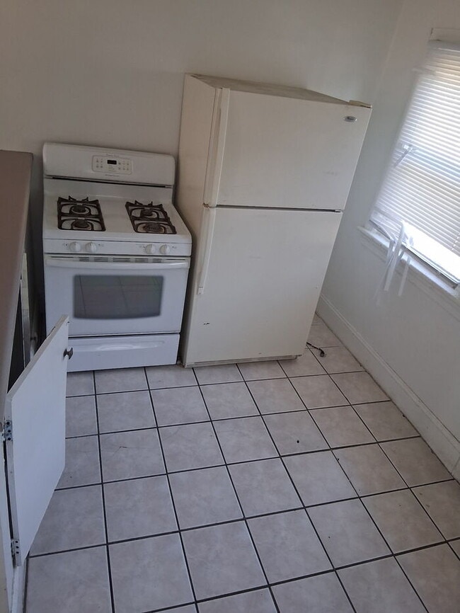 Building Photo - Charming 2-Bedroom Home in Rockford – Upda...
