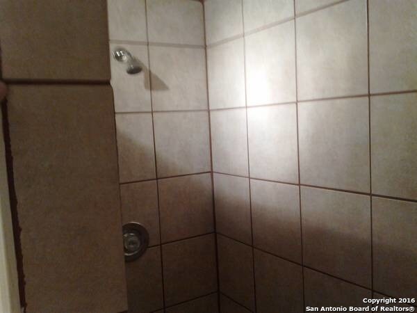 Building Photo - 600 Monticello Ct