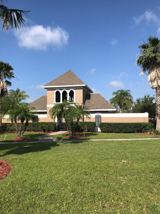 Building Photo - 2120 Island Walk Dr
