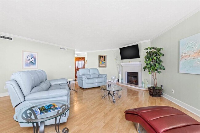 Building Photo - 1660 Gulf Blvd