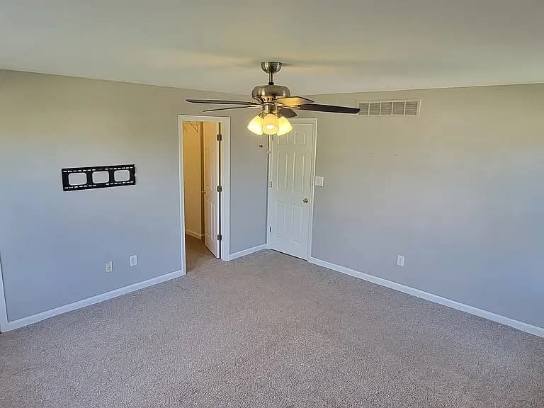 Building Photo - 265 S Ember Dr