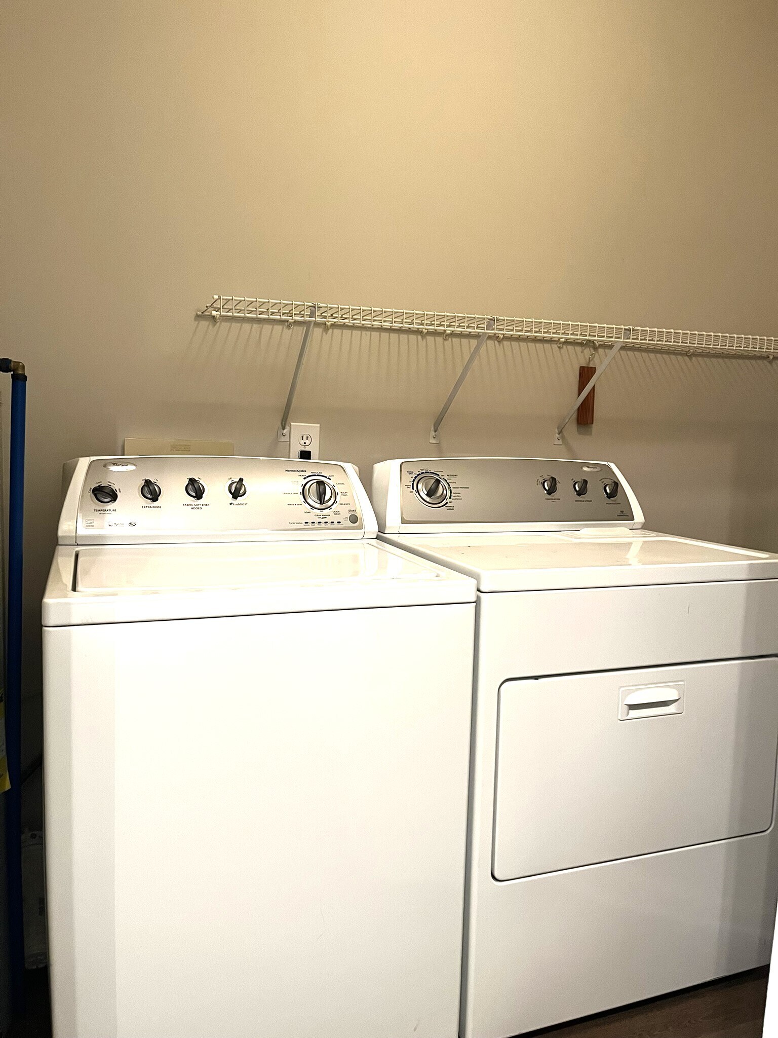 Building Photo - 1600 Sturdivant Dr