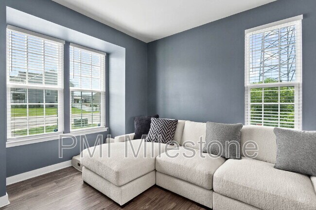Building Photo - 367 Ontario Dr