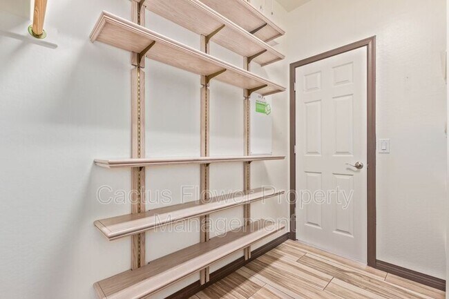 Building Photo - 2624 W Beautiful Ln
