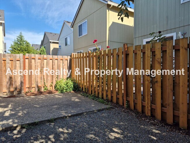 Building Photo - **Move In Special**Beaverton Convenience with Central AC & Attached Garage  Minutes to MAX, Costc...