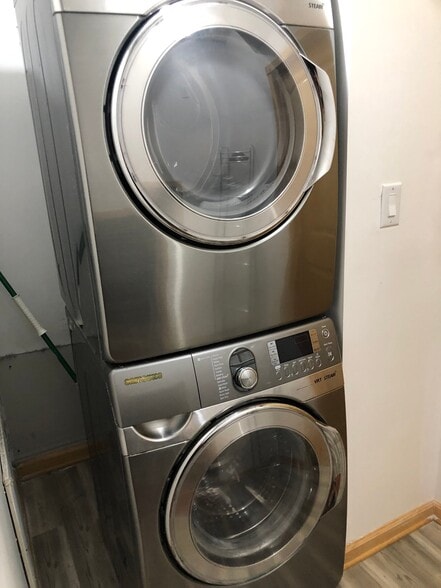 Building Photo - 2418 Perry St