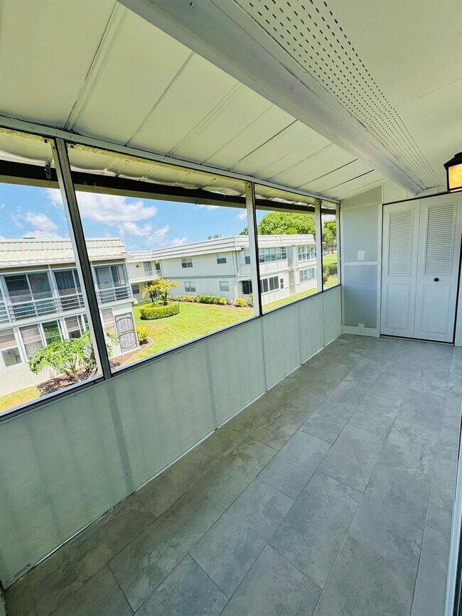 Building Photo - 364 Flanders Dr