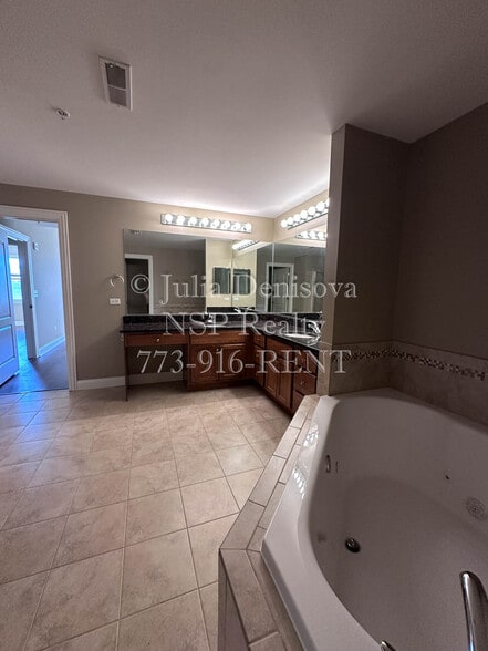 Building Photo - 1 Itasca Pl