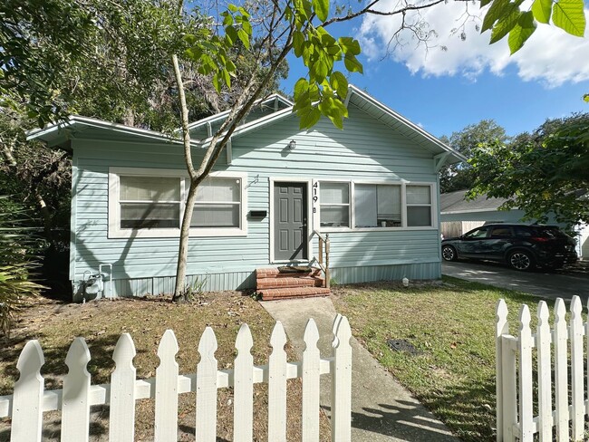 Primary Photo - 3 Bedroom, 2 Bath Historic House Near UF!