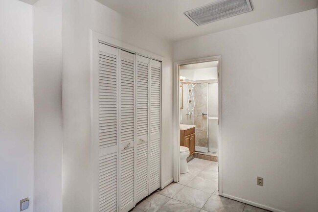 Building Photo - 5374 N Flint Ave