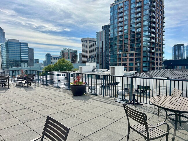 Building Photo - First Hill One Bedroom - Stellar Location! AVAILABLE NOW!