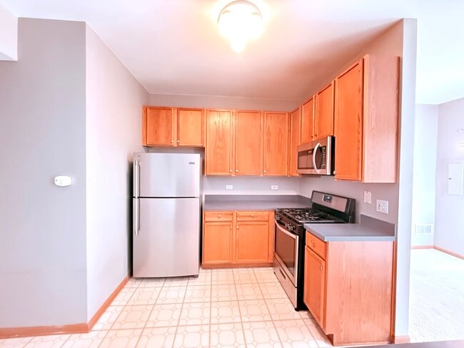 Building Photo - 3984 Blackstone Dr