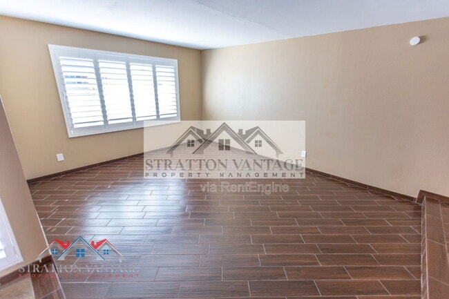 Building Photo - 944 W Meseto Ave