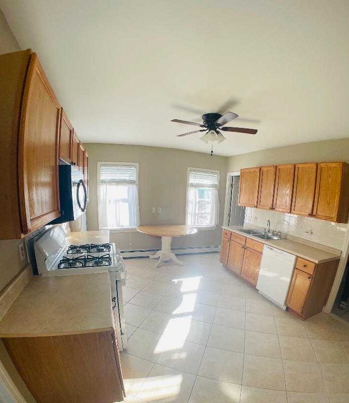 Building Photo - 634 East St