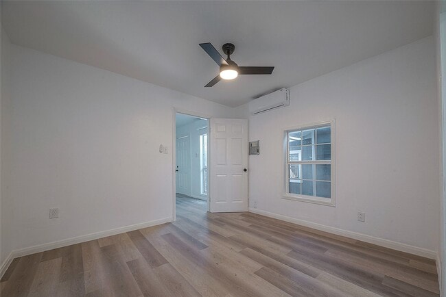 Building Photo - 3320 Hays St