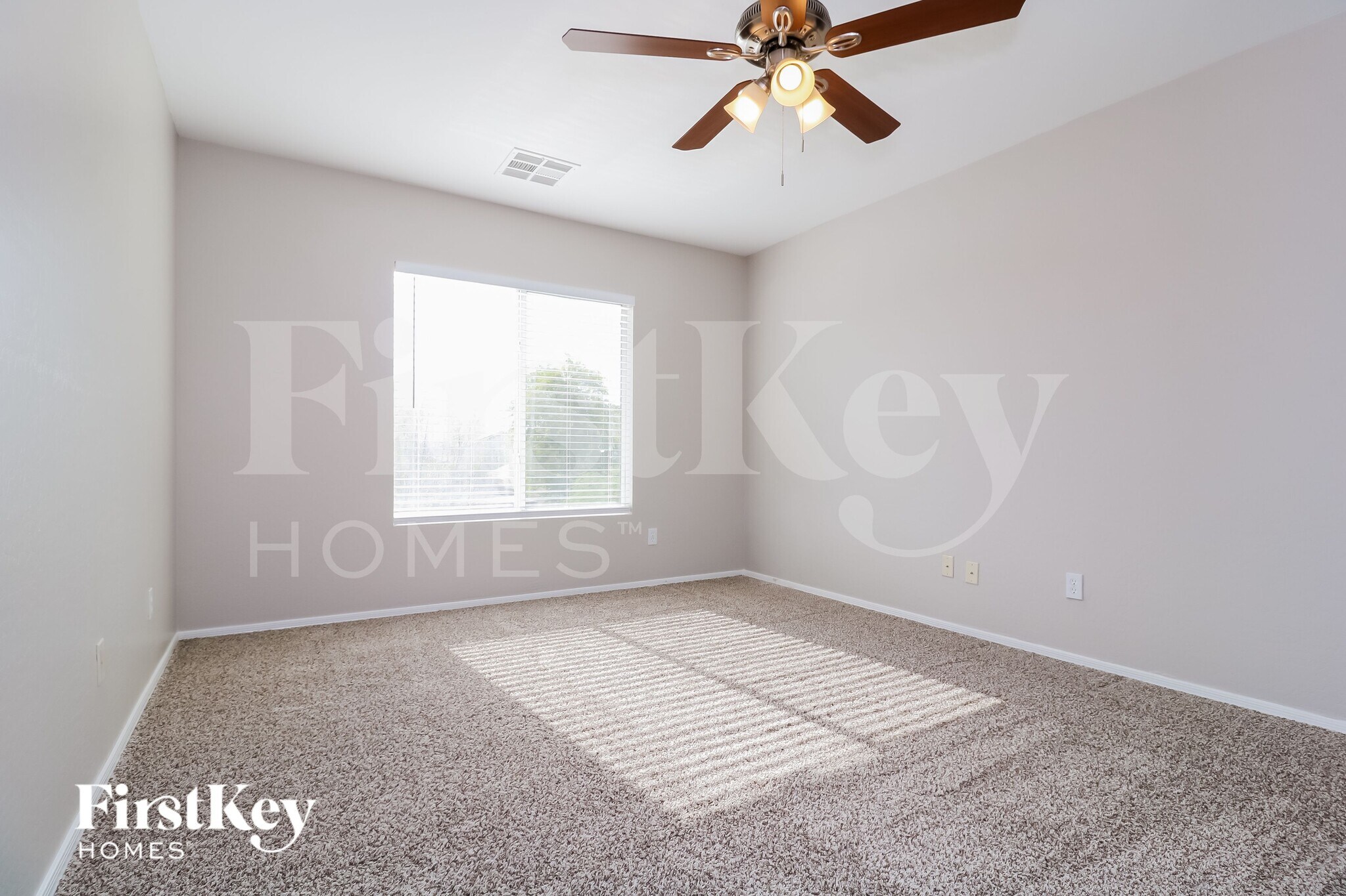 Building Photo - 1411 S 222nd Ln