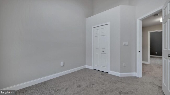 Building Photo - 1833 Drew St