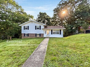 Building Photo - 6821 Knollcrest Dr