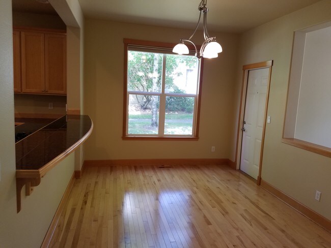 Huge Dining area - 17204 Woodside Dr SE