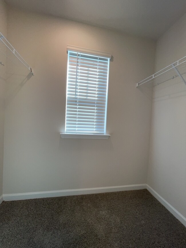 Building Photo - Beautiful Fountain Inn Home