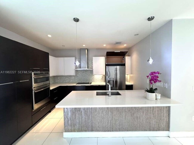 Building Photo - 6458 NW 103rd Psge