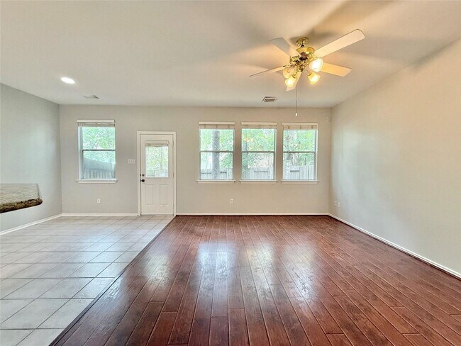 Building Photo - 23 Blue Creek Pl