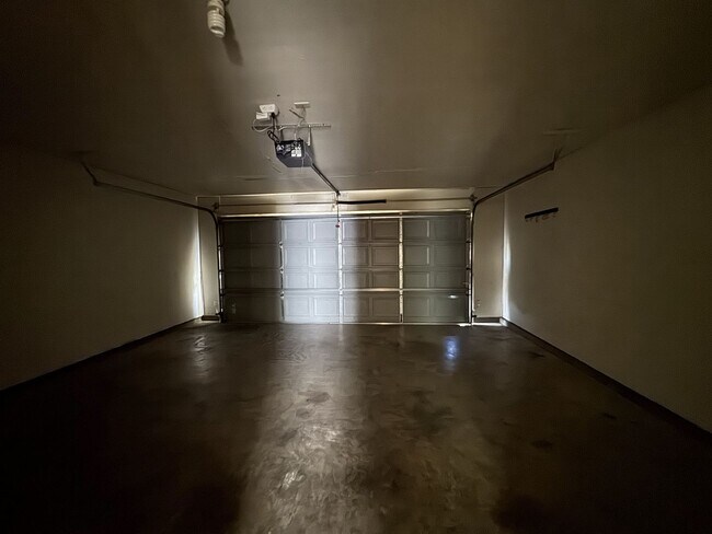 Building Photo - 1312 Saddle Dr