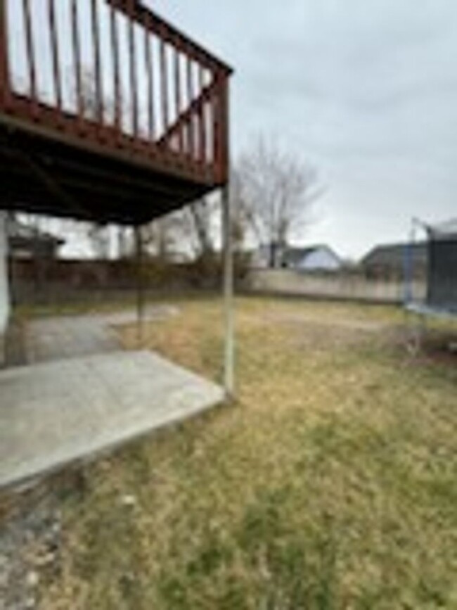 Building Photo - Calling all renters!! Make this your home ...