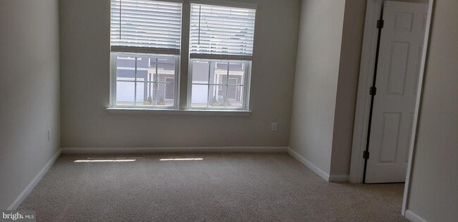 Building Photo - 186 Caterpillar Dr