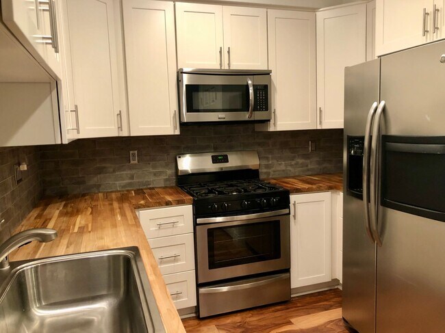 Building Photo - Ideal Location. .. Walk to Bart, Costco, Starbucks, Trader Joes, Kaiser Hospital