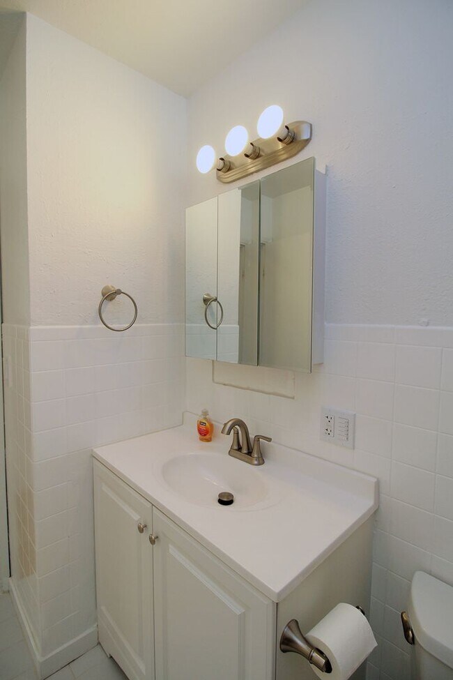 Building Photo - 4736 SE 99th Ave