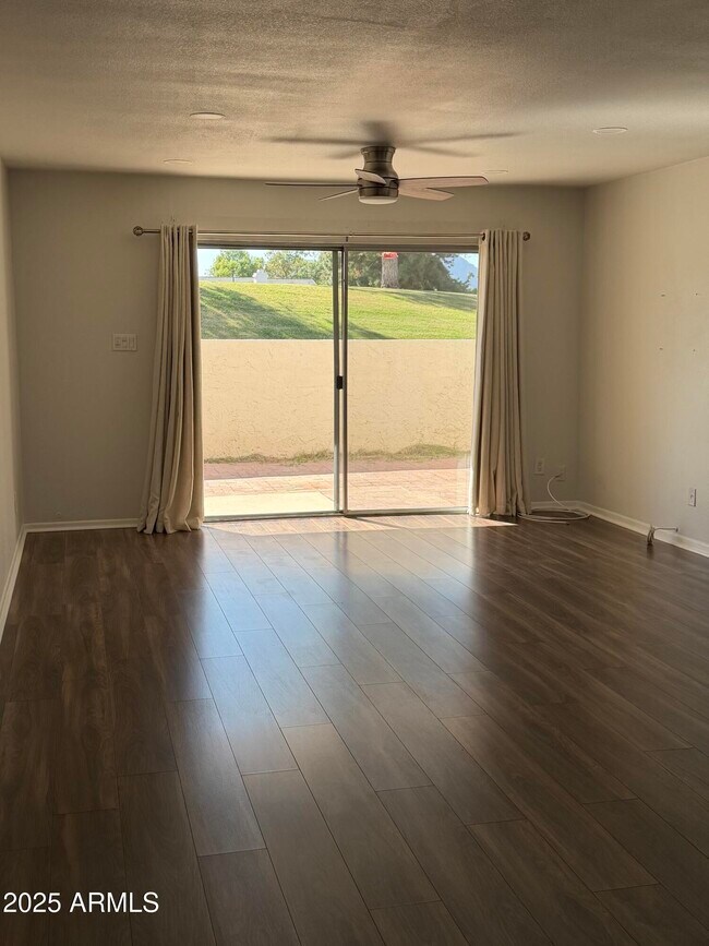 Building Photo - 7350 N Vía Paseo Del Sur