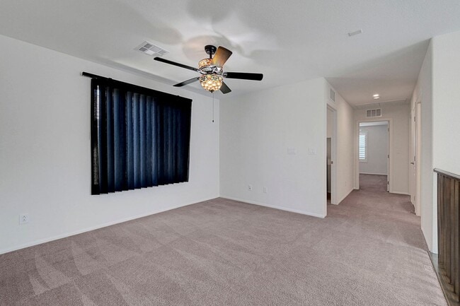 Building Photo - Stunning 3 Bedroom in Skye Canyon Master P...