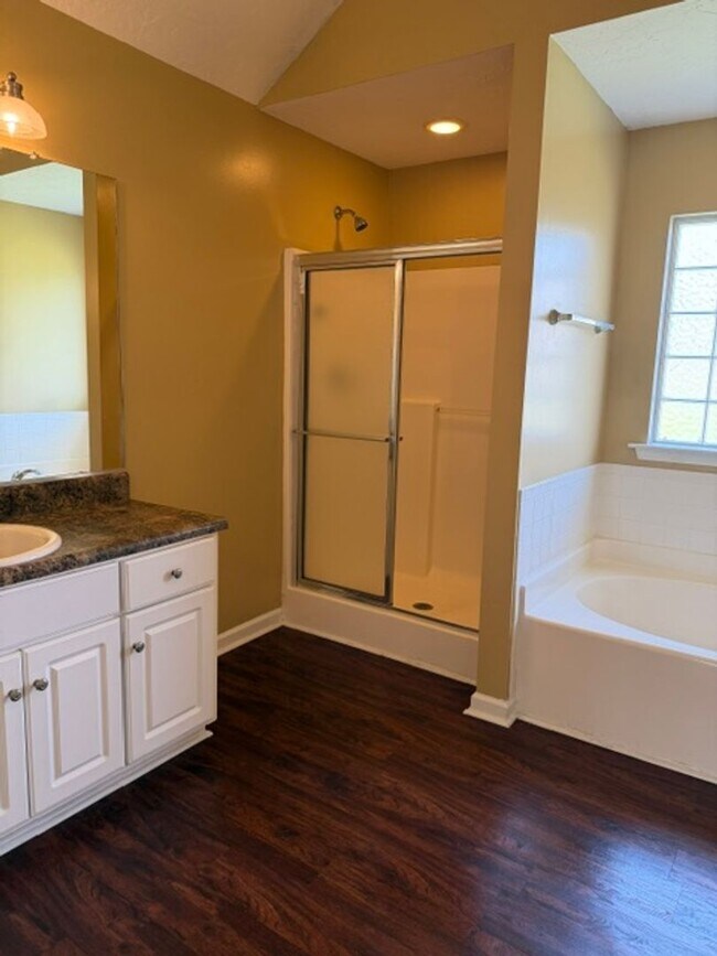 Building Photo - 1832 Heathers Way