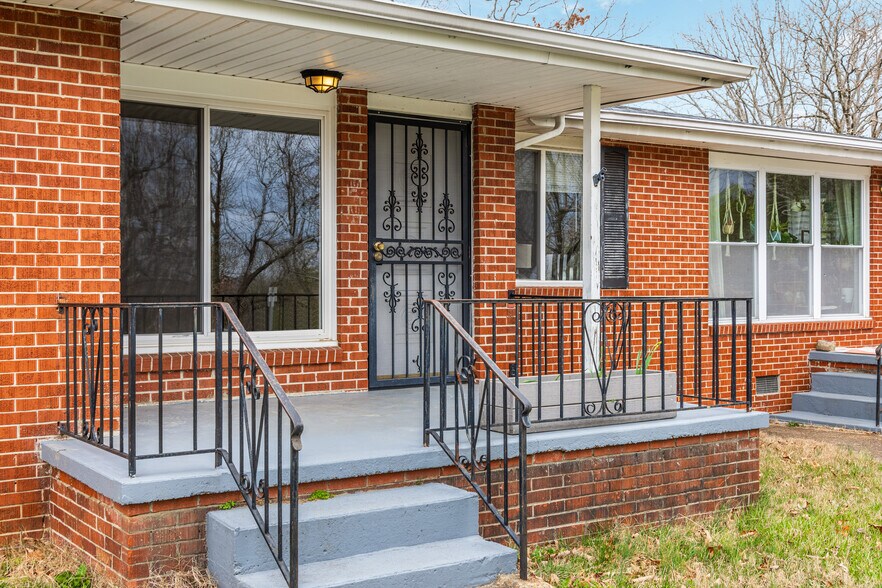 Primary Photo - 303 Wygoda Cir