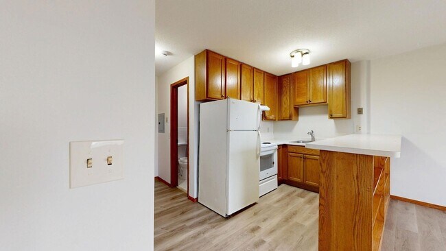 Building Photo - 2216 Pleasant Ave