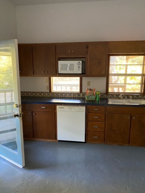 Building Photo - 2007 Whitebead Trail